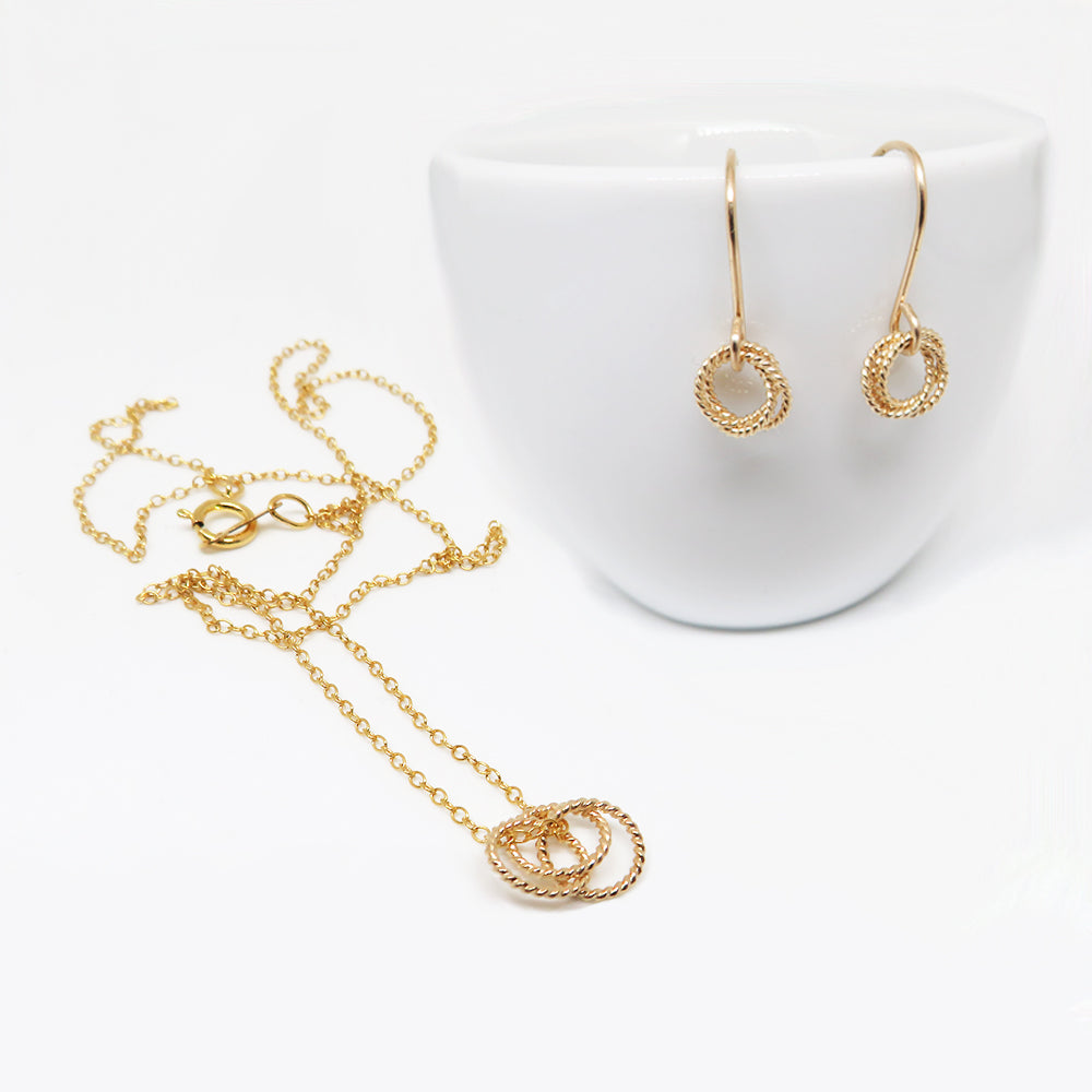 Giftset Gold Earrings & Necklace